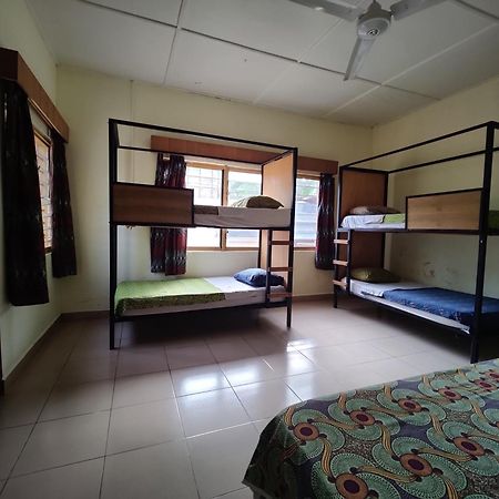 Tumi Hostel Кумаси Экстерьер фото