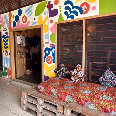 Tumi Hostel Кумаси Экстерьер фото