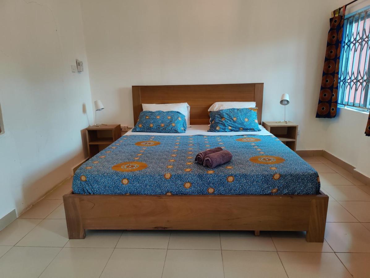 Tumi Hostel Кумаси Экстерьер фото