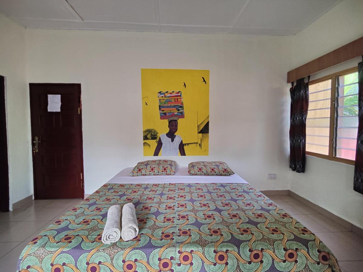 Tumi Hostel Кумаси Экстерьер фото