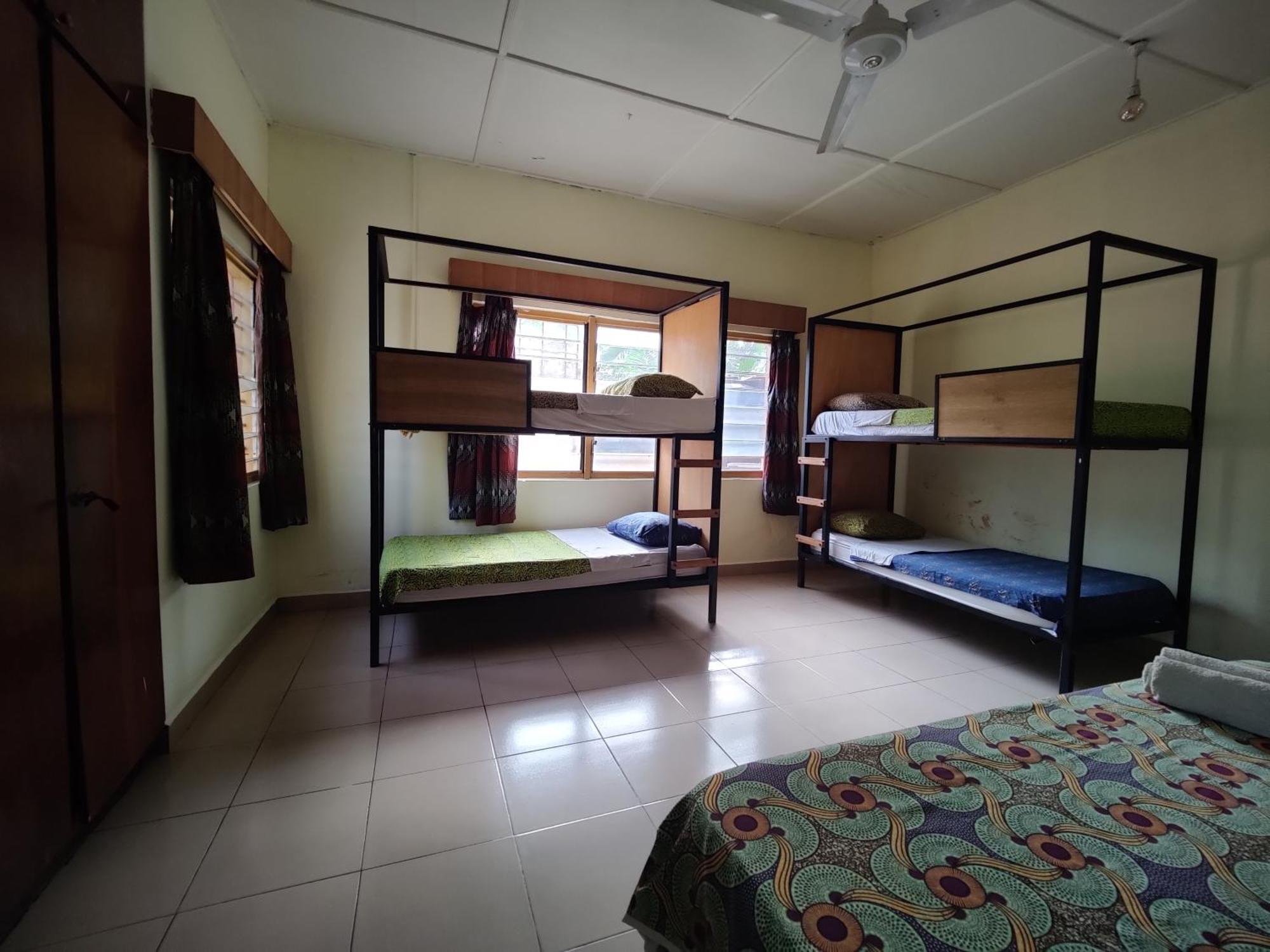 Tumi Hostel Кумаси Экстерьер фото