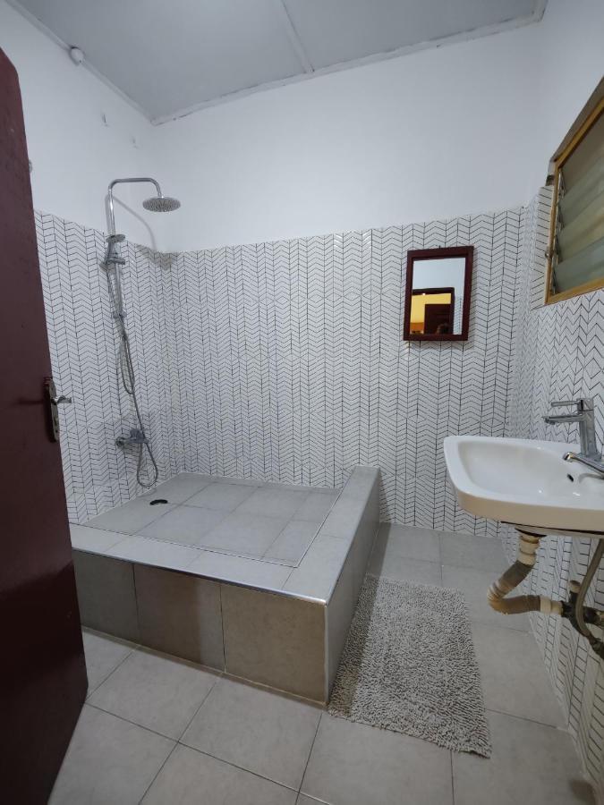 Tumi Hostel Кумаси Экстерьер фото