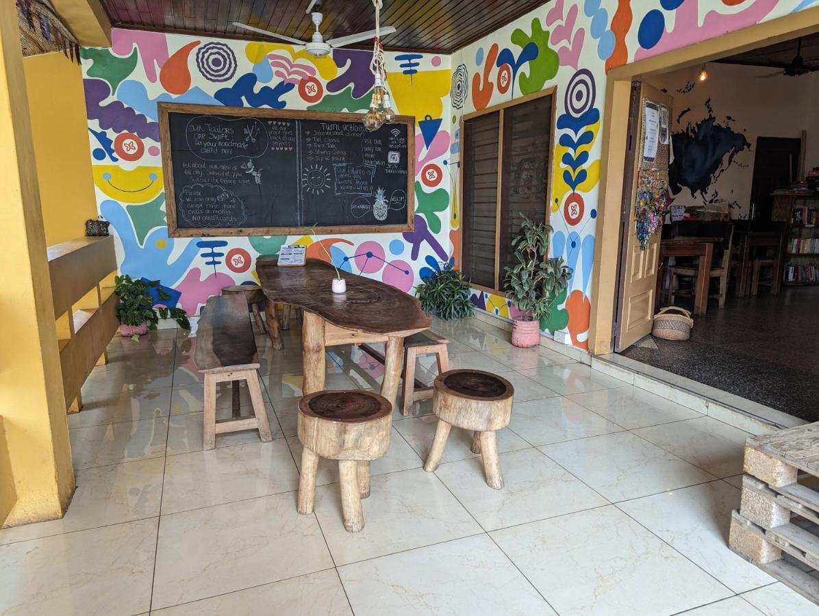 Tumi Hostel Кумаси Экстерьер фото