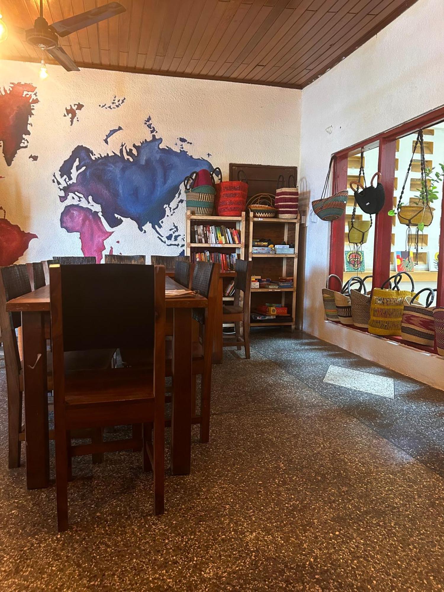 Tumi Hostel Кумаси Экстерьер фото