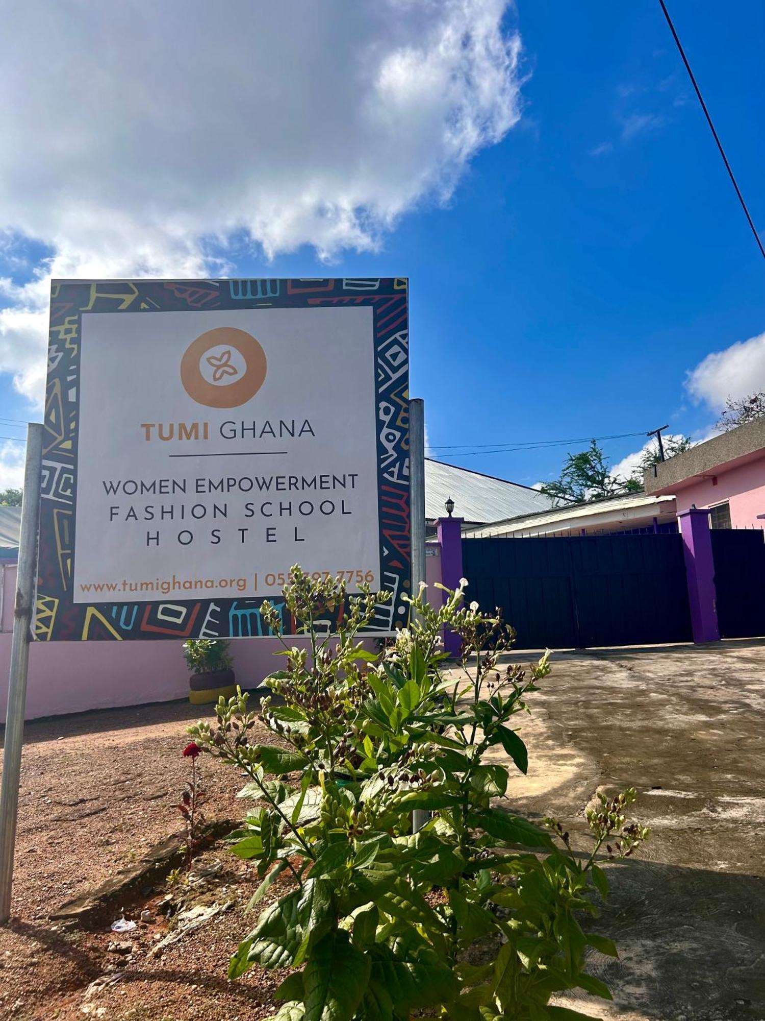 Tumi Hostel Кумаси Экстерьер фото