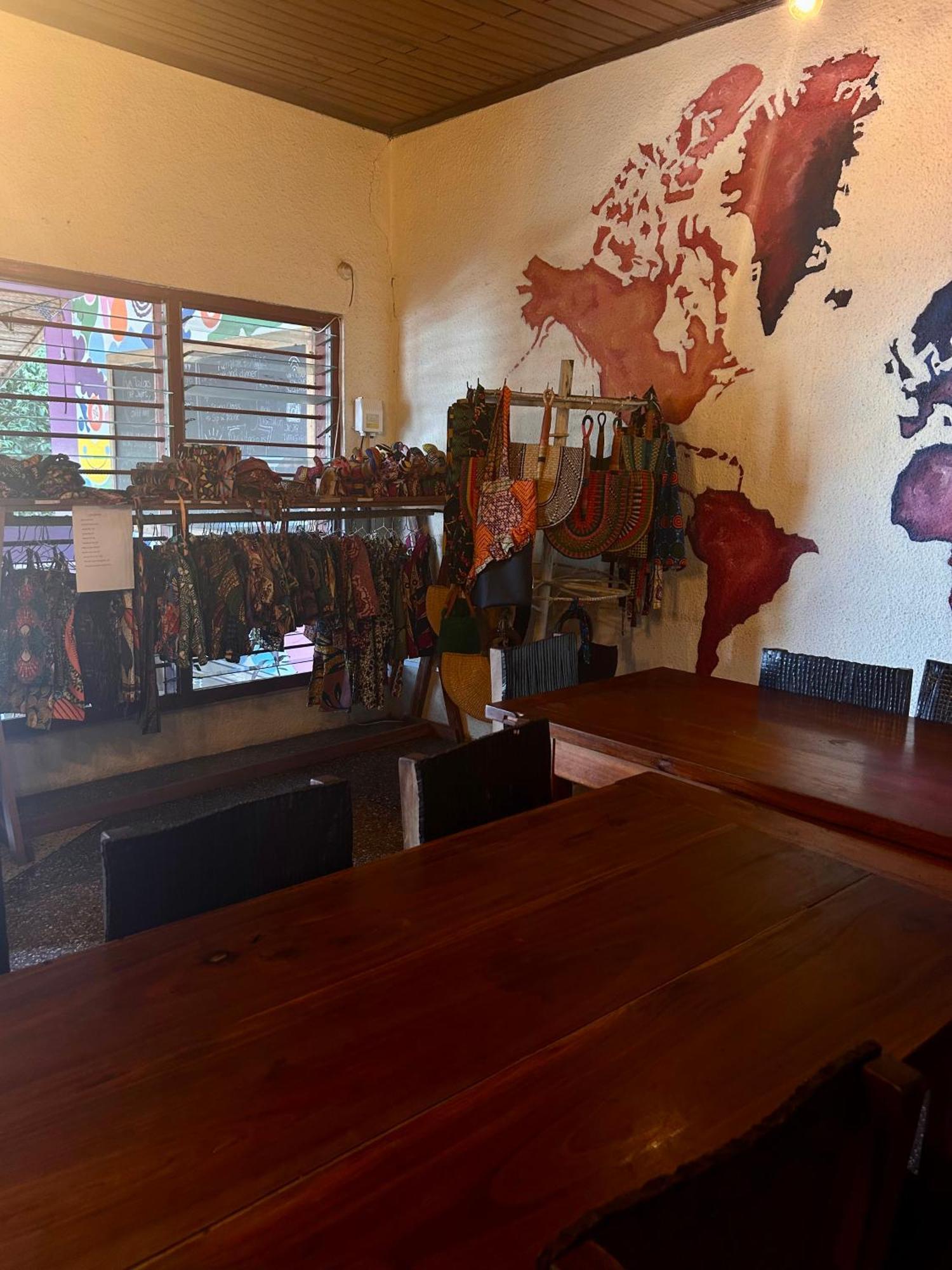 Tumi Hostel Кумаси Экстерьер фото