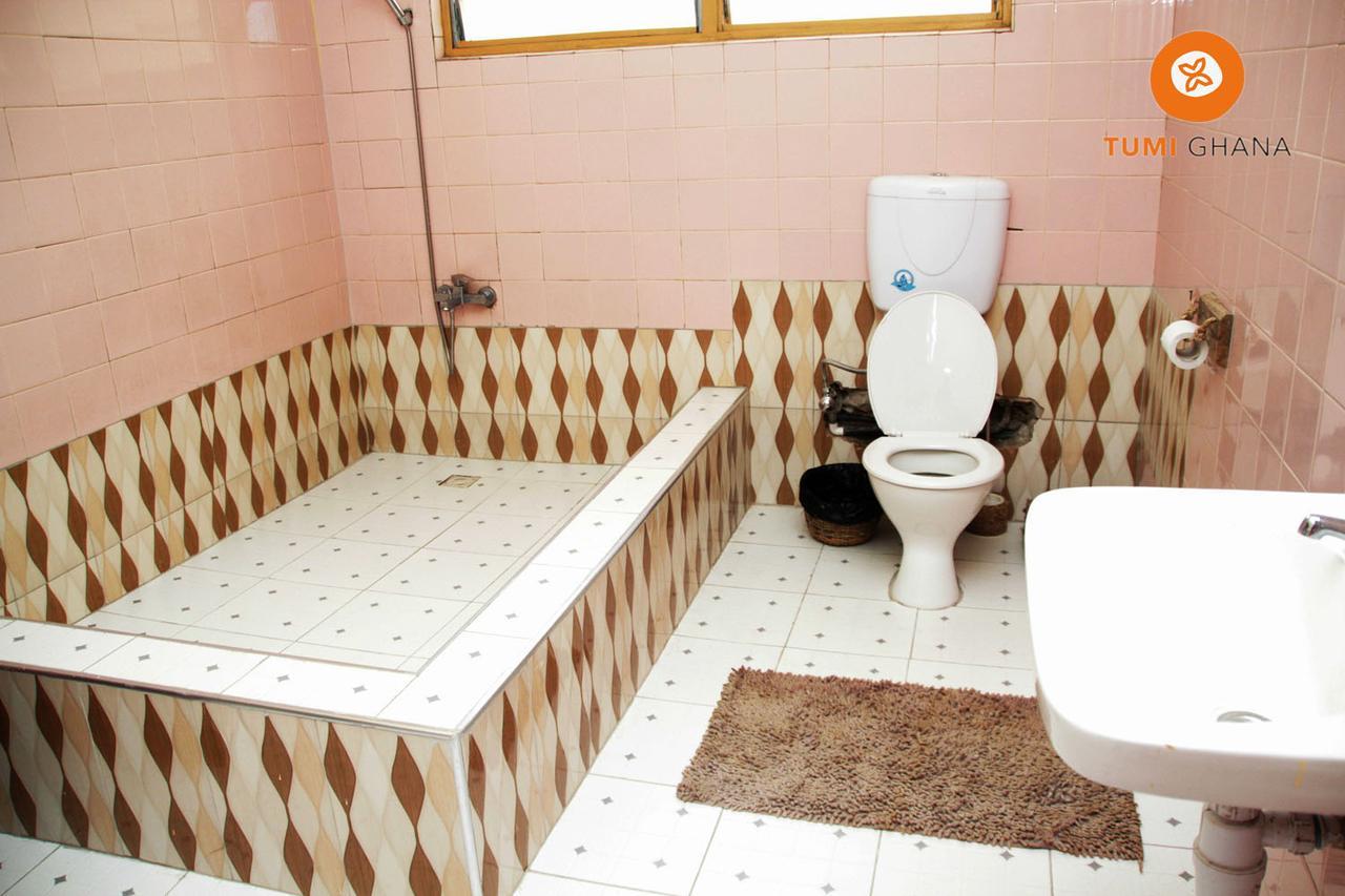 Tumi Hostel Кумаси Экстерьер фото